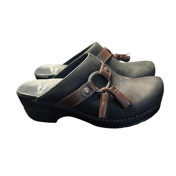 Dansko Shandi Milled Nubuck Mules Clogs Black Leather Tassels EU Size 37 (6.5-7) - Picture 1 of 10